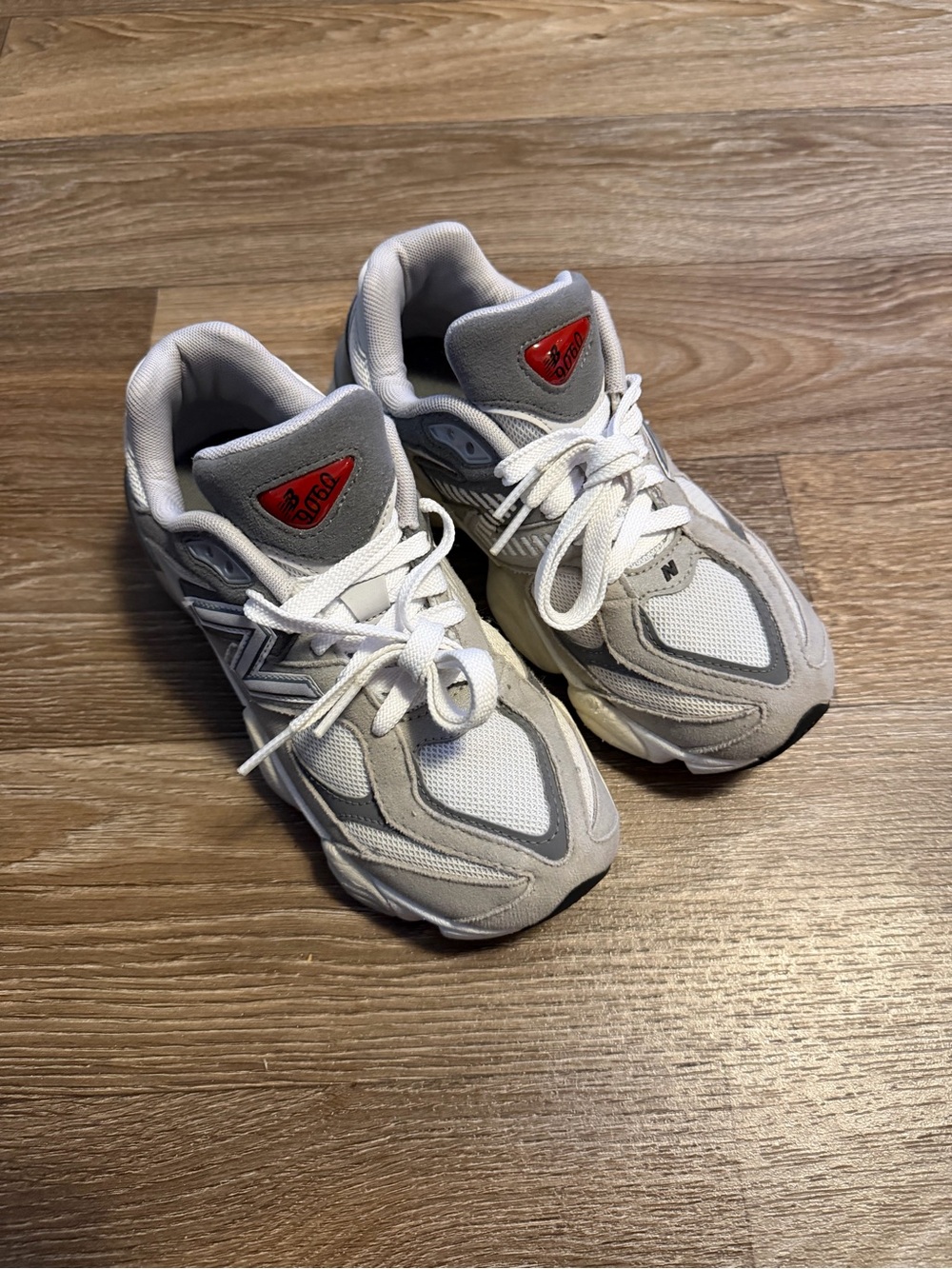 New Balance 9060 Kids White and Gray Sneakers size 4